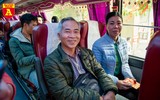 Những chuyến xe nghĩa tình đưa người bệnh về quê ăn Tết